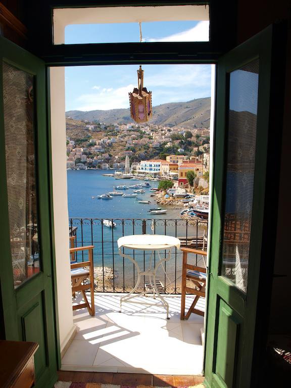 Marina Studios Symi Habitación foto