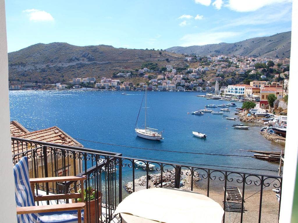 Marina Studios Symi Habitación foto