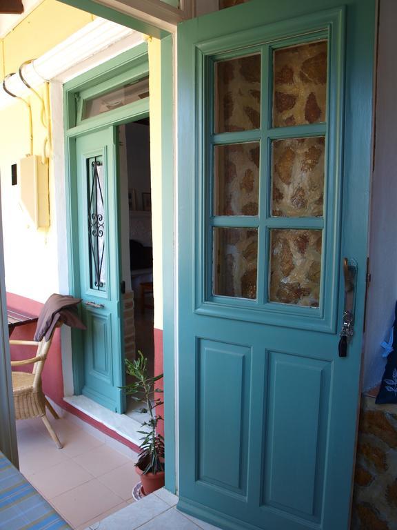 Marina Studios Symi Habitación foto